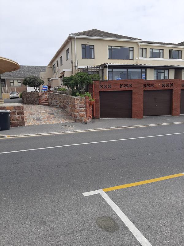 2 Bedroom Property for Sale in Fish Hoek Western Cape